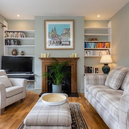 Quaint 2 Bedroom Flat - 9 Minutes Walk To Vauxhall Tube Лондон Экстерьер фото